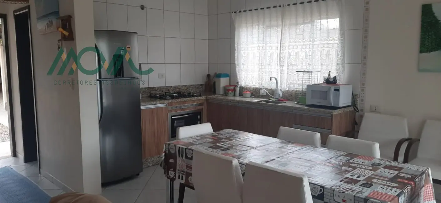 Foto 4 de Casa com 3 quartos para alugar, 155m2 em Itapoa - SC