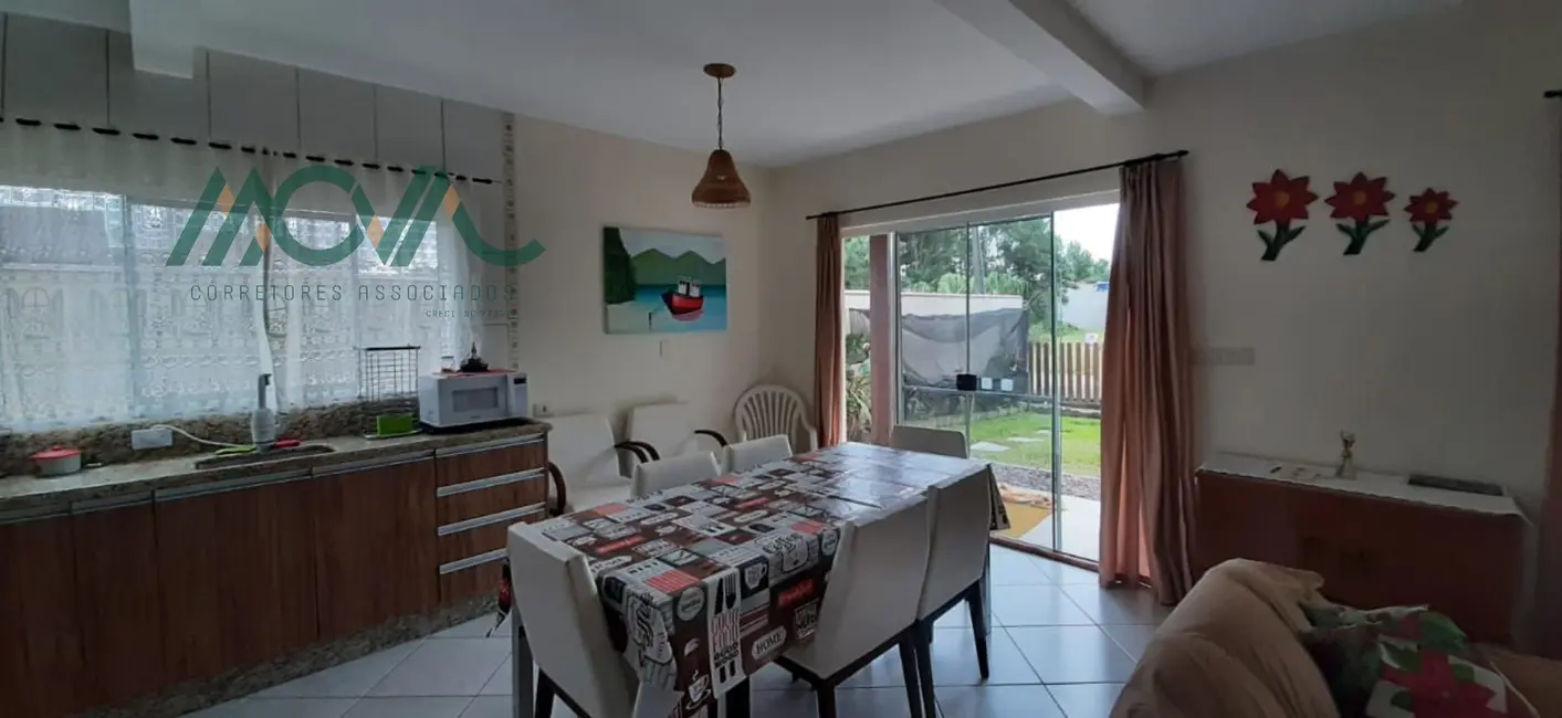 Foto 6 de Casa com 3 quartos para alugar, 155m2 em Itapoa - SC