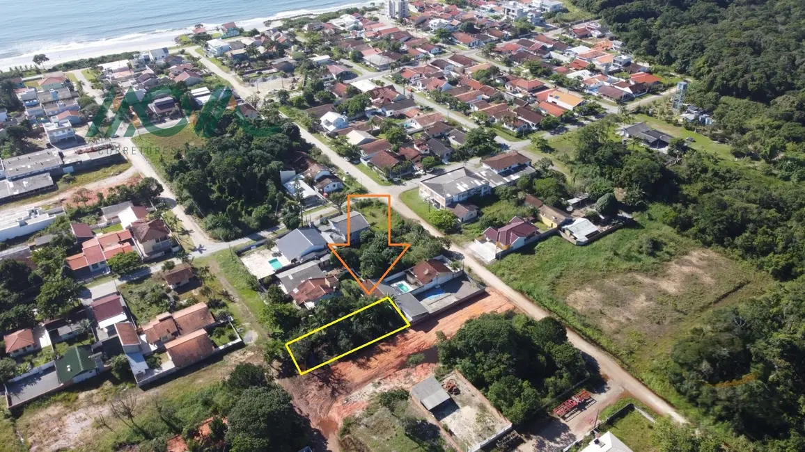 Foto 1 de Terreno / Lote à venda, 384m2 em Itapoa - SC