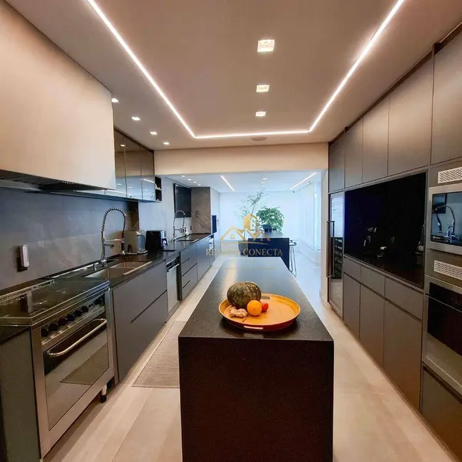 Apartamento com 4 quartos à venda, 250m2 em São Paulo - SP - imagem 4 Foto 4 de Apartamento com 4 quartos à venda, 250m2 em São Paulo - SP