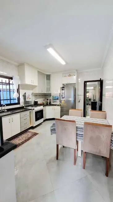 Sobrado com 3 quartos à venda, 200m2 em Chácara Mafalda, São Paulo - SP - imagem 2 Foto 2 de Sobrado com 3 quartos à venda, 200m2 em Chácara Mafalda, São Paulo - SP