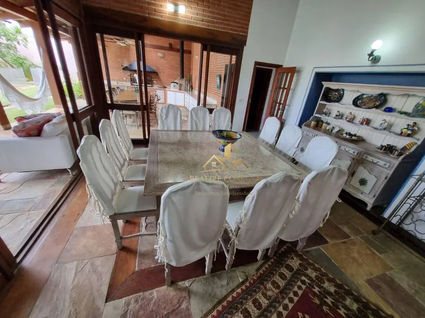 Casa com 5 quartos à venda, 2100m2 em Acapulco, Guaruja - SP - imagem 5 Foto 5 de Casa com 5 quartos à venda, 2100m2 em Acapulco, Guaruja - SP