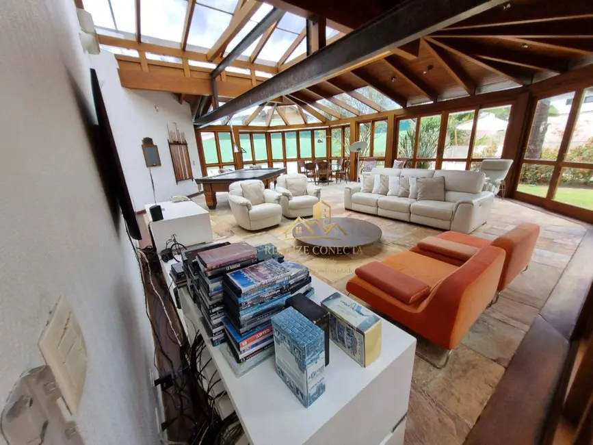 Casa com 5 quartos à venda, 2100m2 em Acapulco, Guaruja - SP - imagem 1 Foto 1 de Casa com 5 quartos à venda, 2100m2 em Acapulco, Guaruja - SP