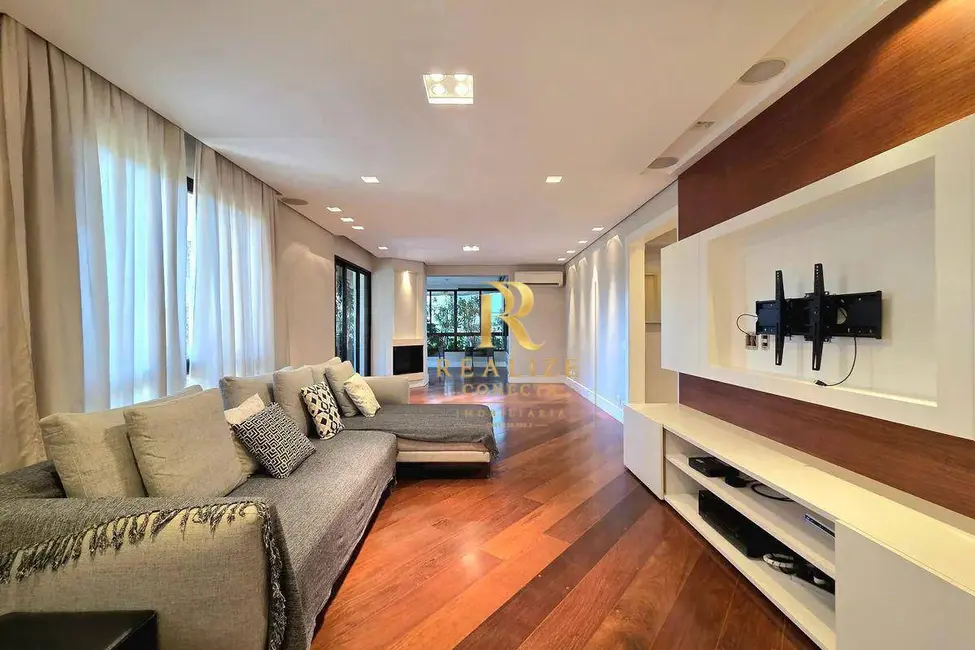 Apartamento com 3 quartos à venda, 230m2 em Moema, São Paulo - SP - imagem 4 Foto 4 de Apartamento com 3 quartos à venda, 230m2 em Moema, São Paulo - SP