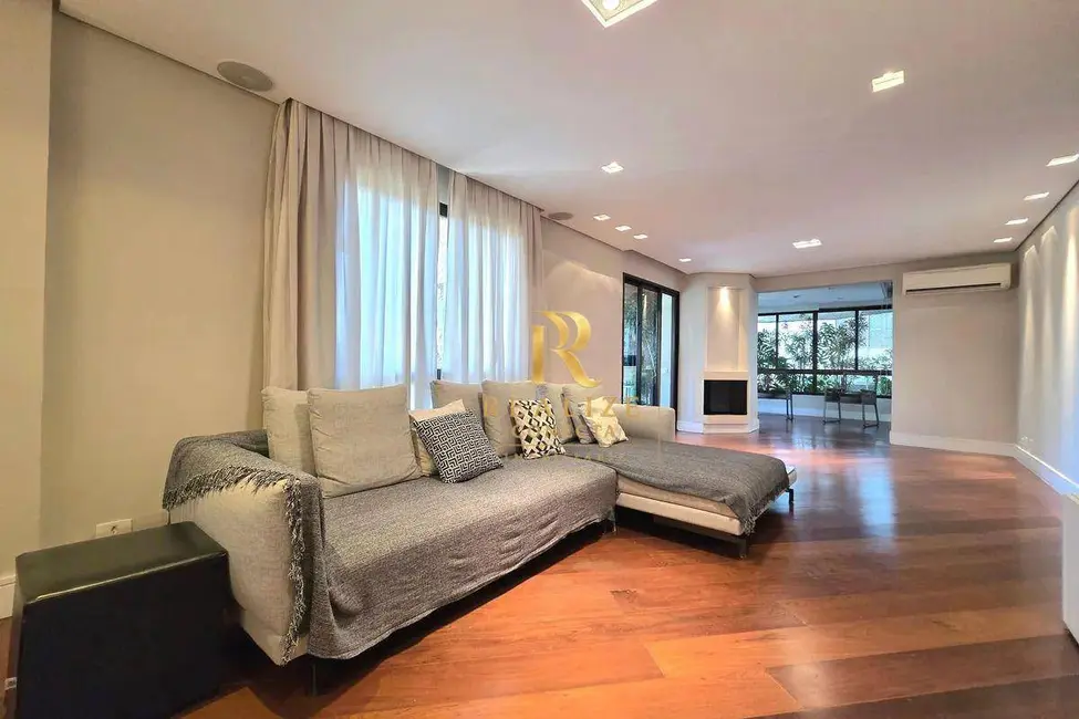 Apartamento com 3 quartos à venda, 230m2 em Moema, São Paulo - SP - imagem 5 Foto 5 de Apartamento com 3 quartos à venda, 230m2 em Moema, São Paulo - SP