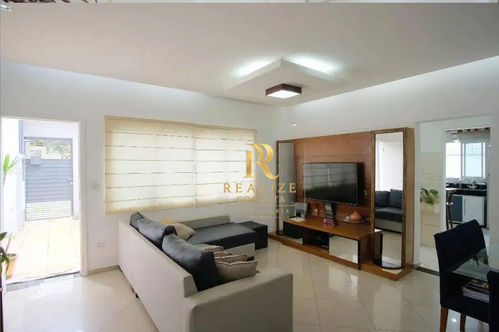 Casa com 3 quartos à venda, 250m2 em Vila Santa Isabel, São Paulo - SP - imagem 3 Foto 3 de Casa com 3 quartos à venda, 250m2 em Vila Santa Isabel, São Paulo - SP