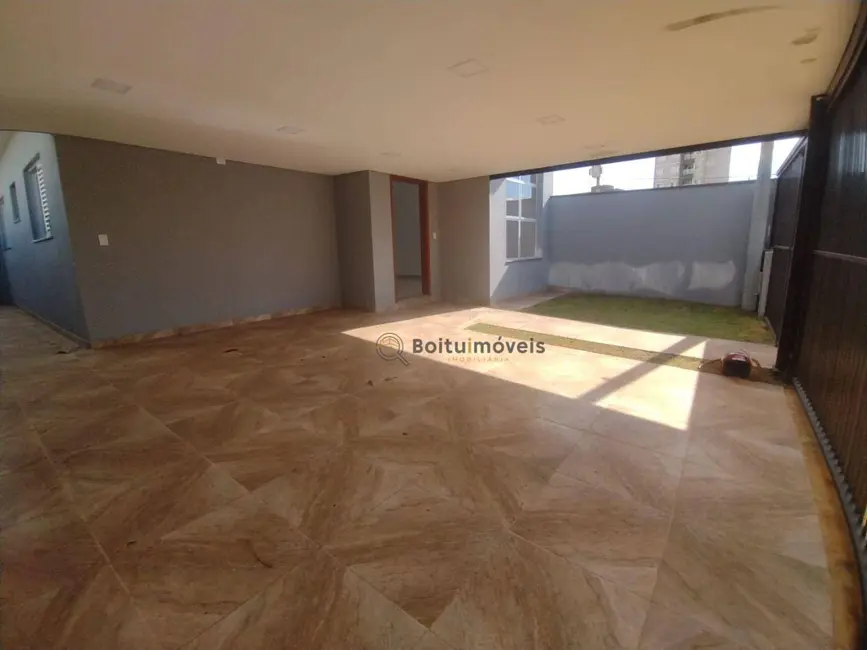 Foto 3 de Casa com 3 quartos à venda, 250m2 em Boituva - SP