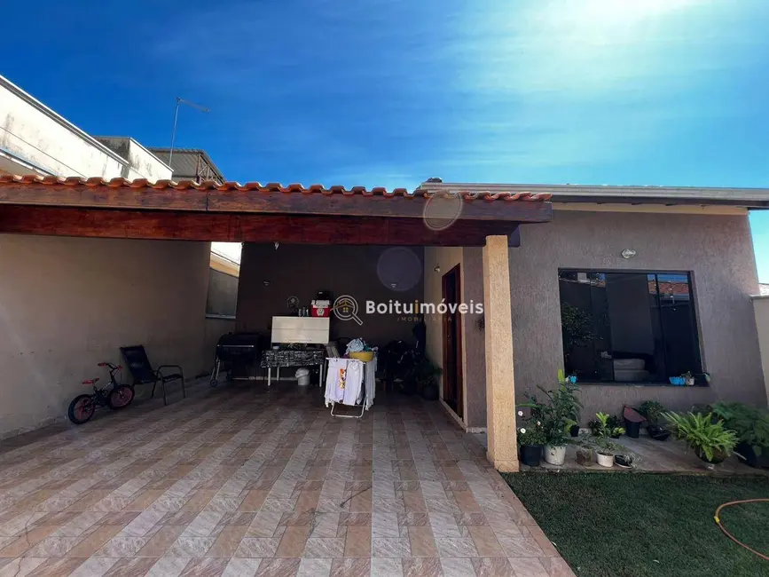 Foto 3 de Casa com 3 quartos à venda, 250m2 em Boituva - SP