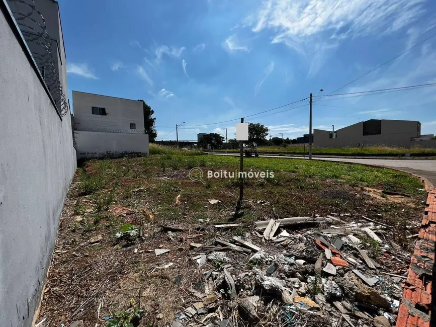 Foto 1 de Terreno / Lote à venda, 200m2 em Boituva - SP