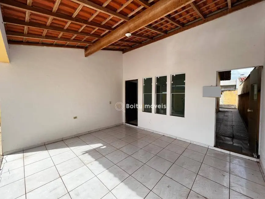 Foto 1 de Casa com 3 quartos à venda, 250m2 em Boituva - SP