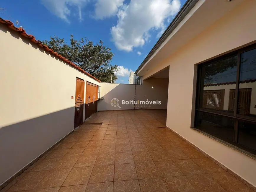 Foto 4 de Casa com 3 quartos à venda, 250m2 em Boituva - SP