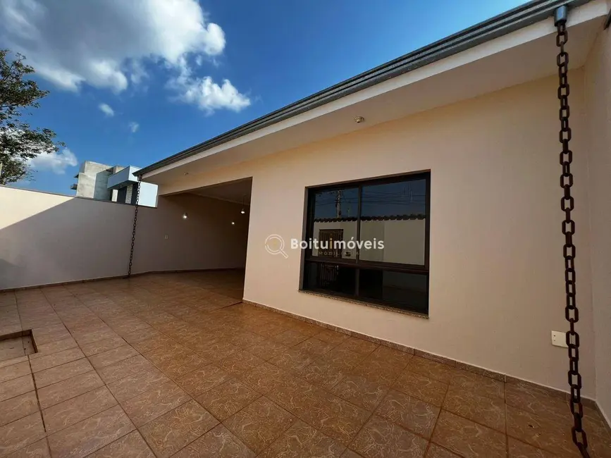 Foto 3 de Casa com 3 quartos à venda, 250m2 em Boituva - SP