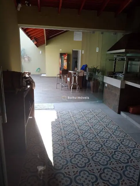 Foto 3 de Casa com 3 quartos à venda, 250m2 em Boituva - SP