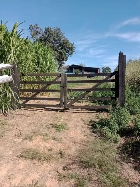 Chácara com 2 quartos à venda, 2400m2 em Cajuru do Sul, Sorocaba - SP - imagem 5 Foto 5 de Chácara com 2 quartos à venda, 2400m2 em Cajuru do Sul, Sorocaba - SP