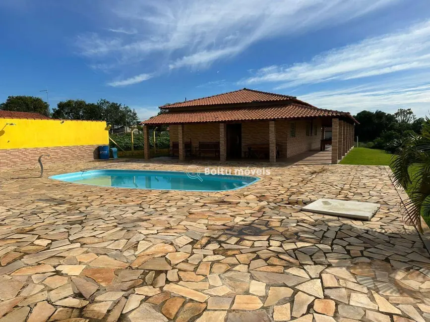 Foto 1 de Chácara com 3 quartos à venda, 1100m2 em Tatui - SP