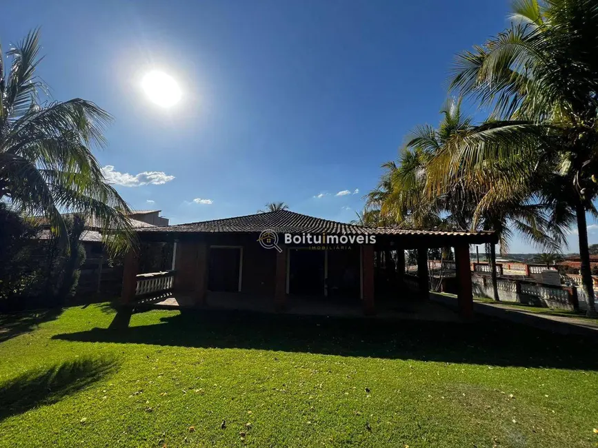 Chácara com 3 quartos à venda, 2000m2 em Porto Feliz - SP - imagem 2 Foto 2 de Chácara com 3 quartos à venda, 2000m2 em Porto Feliz - SP