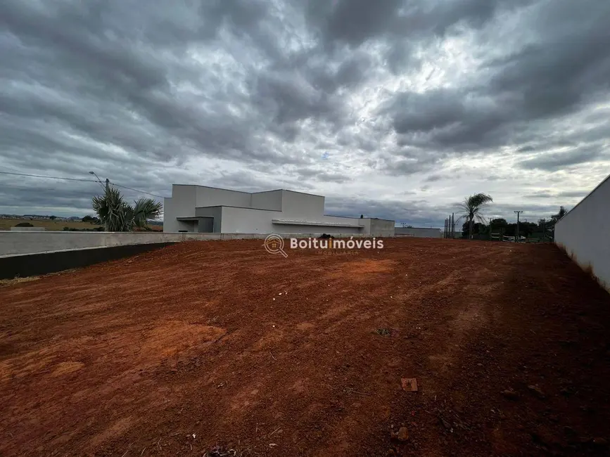 Foto 2 de Terreno / Lote à venda, 600m2 em Boituva - SP