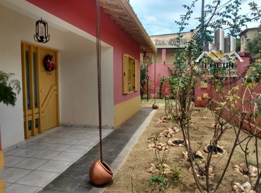 Foto 1 de Casa com 4 quartos à venda, 184m2 em Centro, Santa Luzia - MG