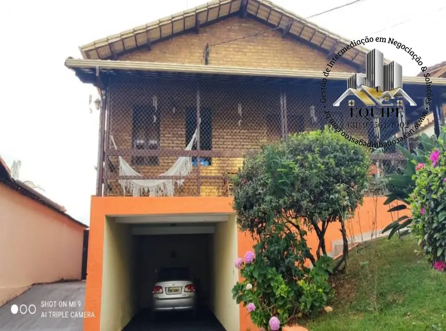 Foto 1 de Casa com 4 quartos à venda, 425m2 em Centro, Santa Luzia - MG