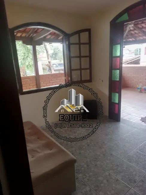 Foto 2 de Casa com 4 quartos à venda, 180m2 em Morada do Rio, Santa Luzia - MG