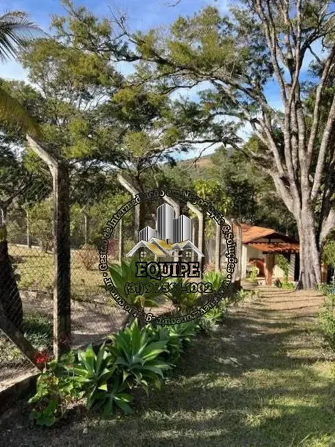 Foto 2 de Sítio / Rancho com 3 quartos à venda, 170m2 em Taquaracu De Minas - MG