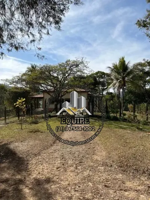 Foto 3 de Sítio / Rancho com 3 quartos à venda, 170m2 em Taquaracu De Minas - MG