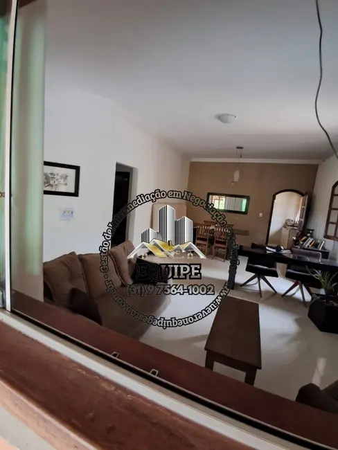 Foto 4 de Casa com 3 quartos à venda, 270m2 em Barreiro do Amaral, Santa Luzia - MG