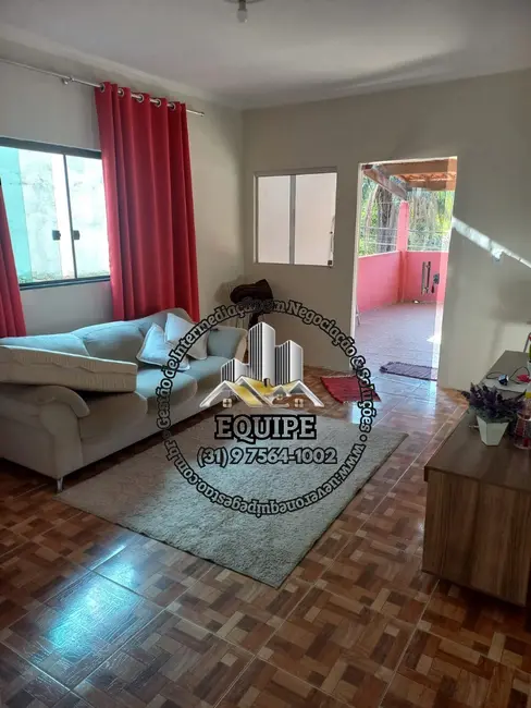 Foto 1 de Casa com 2 quartos à venda, 92m2 em Castanheira, Santa Luzia - MG