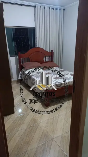 Foto 4 de Casa com 2 quartos à venda, 92m2 em Castanheira, Santa Luzia - MG