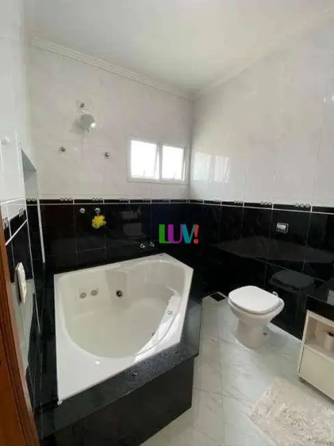 Foto 9 de Casa de Condomínio com 3 quartos à venda, 203m2 em Parque das Laranjeiras, Itatiba - SP