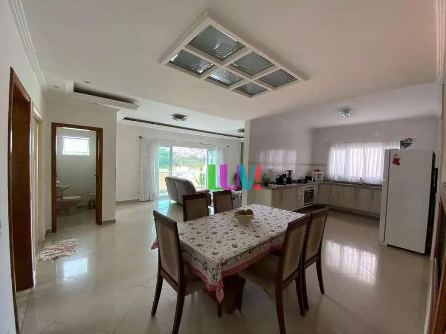 Foto 4 de Casa de Condomínio com 3 quartos à venda, 203m2 em Parque das Laranjeiras, Itatiba - SP