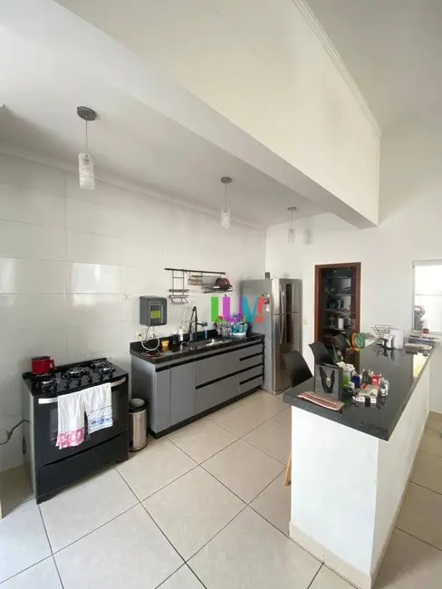 Foto 4 de Casa de Condomínio com 3 quartos à venda, 300m2 em Parque das Laranjeiras, Itatiba - SP