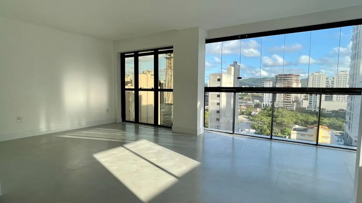 Foto 4 de Apartamento com 4 quartos à venda, 150m2 em Meia Praia, Itapema - SC