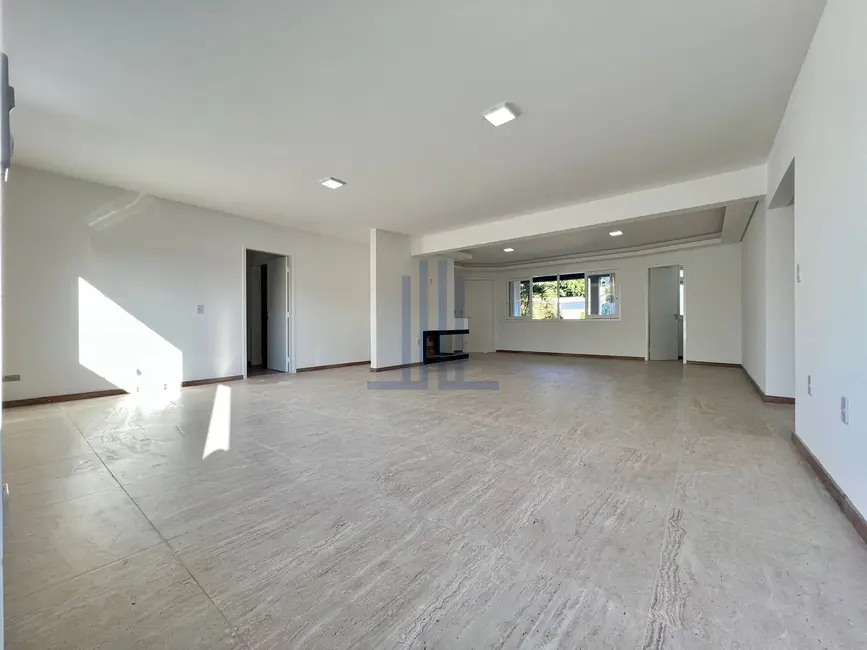 Casa com 3 quartos à venda, 216m2 em São José, Santa Maria - RS - imagem 5 Foto 5 de Casa com 3 quartos à venda, 216m2 em São José, Santa Maria - RS