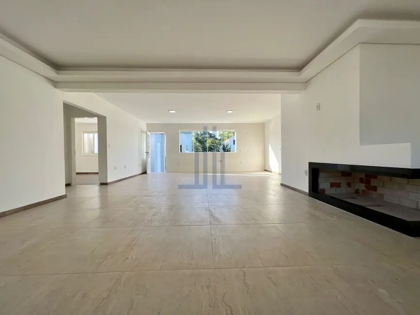 Casa com 3 quartos à venda, 216m2 em São José, Santa Maria - RS - imagem 3 Foto 3 de Casa com 3 quartos à venda, 216m2 em São José, Santa Maria - RS