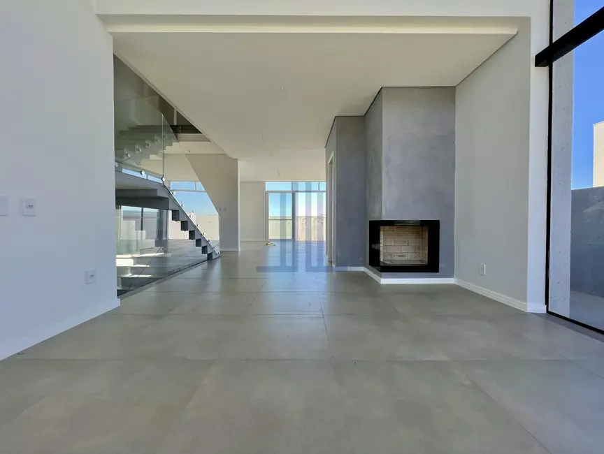 Foto 5 de Casa de Condomínio com 3 quartos à venda, 240m2 em Tomazetti, Santa Maria - RS