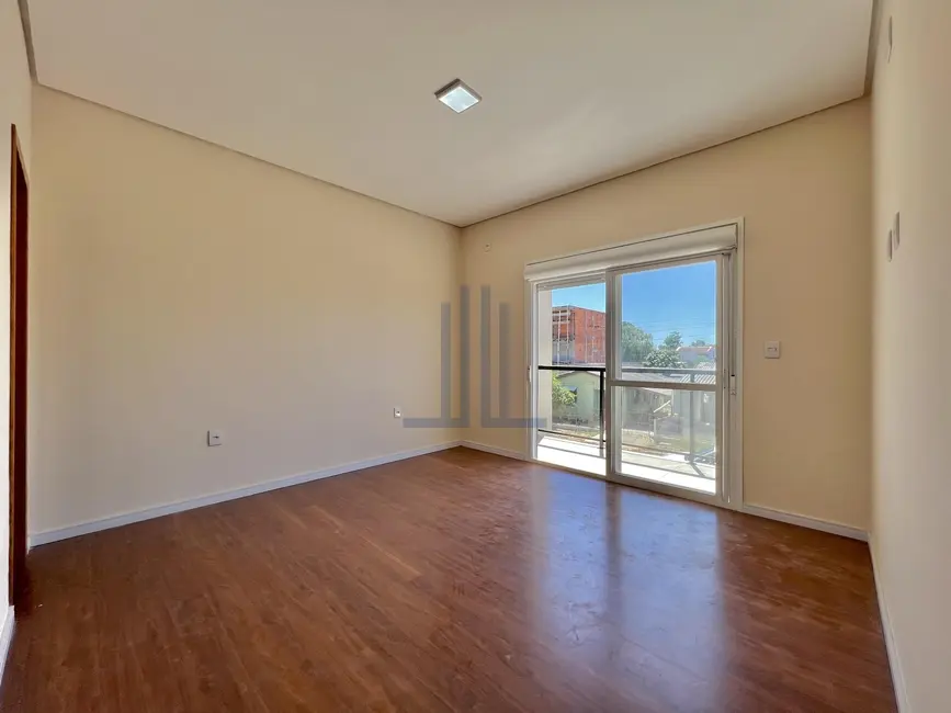 Casa com 3 quartos à venda, 144m2 em Pinheiro Machado, Santa Maria - RS - imagem 8 Foto 8 de Casa com 3 quartos à venda, 144m2 em Pinheiro Machado, Santa Maria - RS