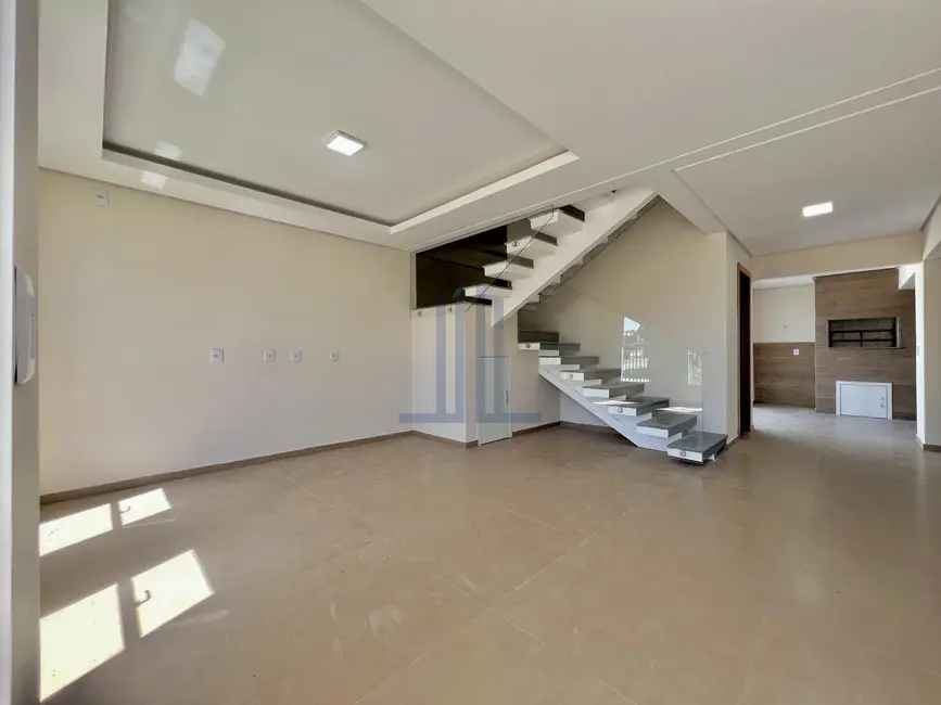 Casa com 3 quartos à venda, 144m2 em Pinheiro Machado, Santa Maria - RS - imagem 3 Foto 3 de Casa com 3 quartos à venda, 144m2 em Pinheiro Machado, Santa Maria - RS