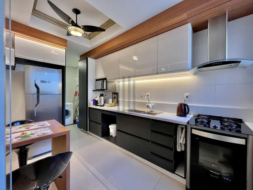 Foto 7 de Apartamento com 3 quartos à venda, 131m2 em Nossa Senhora de Lourdes, Santa Maria - RS