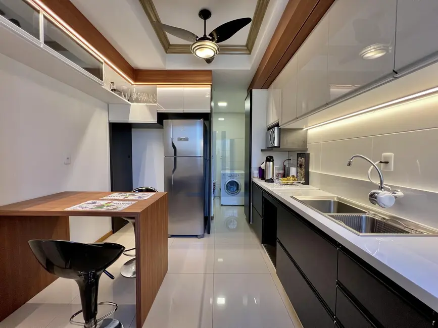 Foto 8 de Apartamento com 3 quartos à venda, 131m2 em Nossa Senhora de Lourdes, Santa Maria - RS