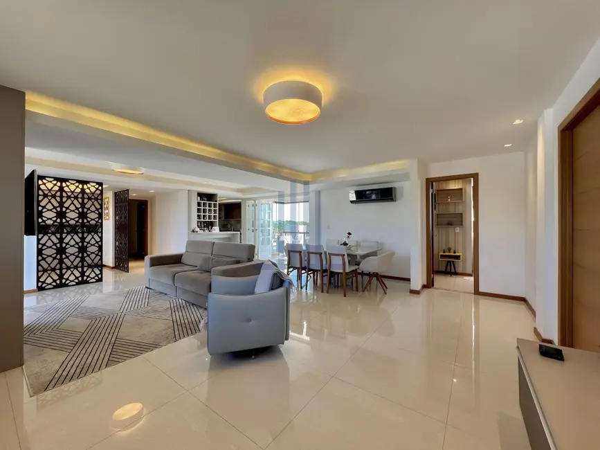 Foto 4 de Cobertura com 3 quartos à venda, 198m2 em Nossa Senhora de Lourdes, Santa Maria - RS