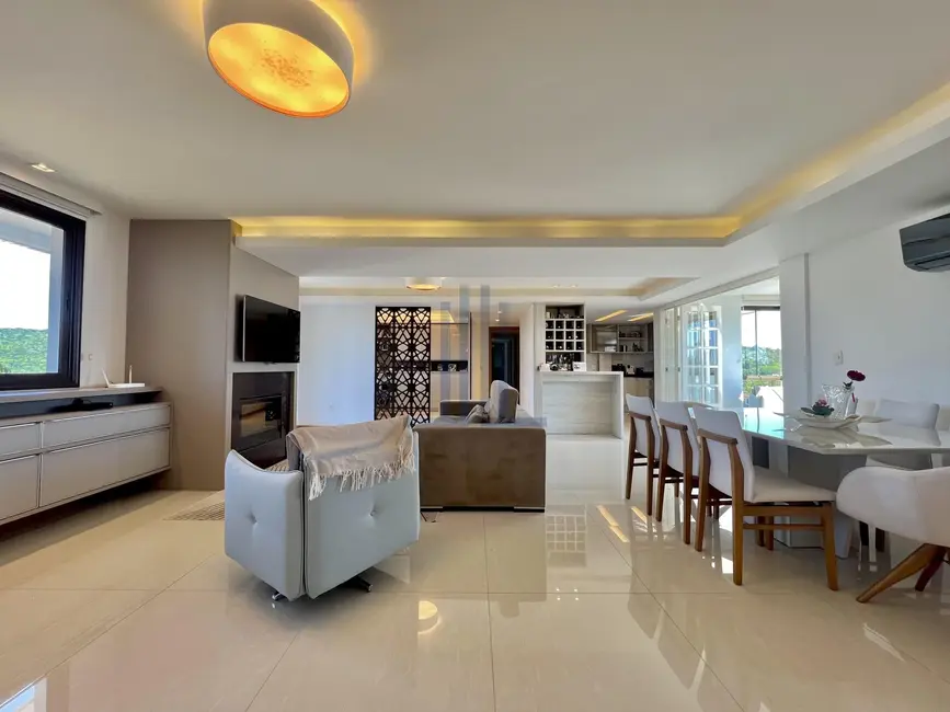 Foto 5 de Cobertura com 3 quartos à venda, 198m2 em Nossa Senhora de Lourdes, Santa Maria - RS