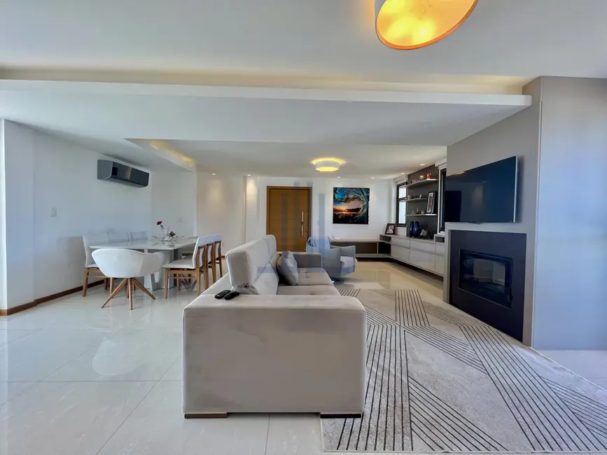 Foto 7 de Cobertura com 3 quartos à venda, 198m2 em Nossa Senhora de Lourdes, Santa Maria - RS