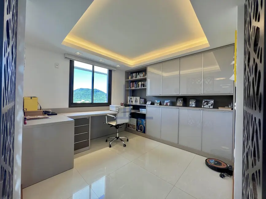 Foto 9 de Cobertura com 3 quartos à venda, 198m2 em Nossa Senhora de Lourdes, Santa Maria - RS