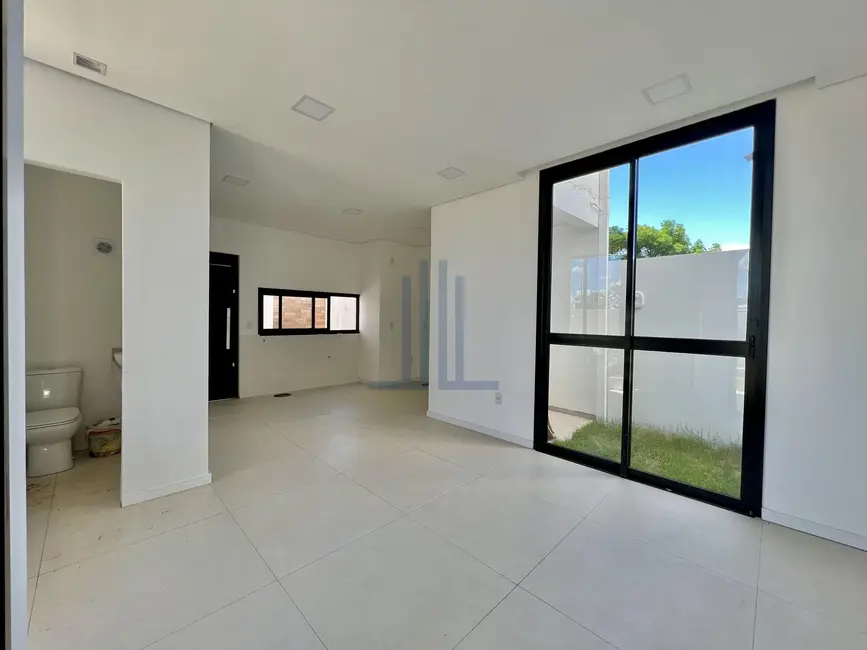 Foto 3 de Casa de Condomínio com 3 quartos à venda, 119m2 em Diácono João Luiz Pozzobon, Santa Maria - RS