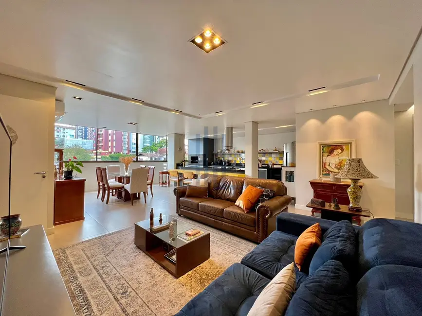 Foto 3 de Apartamento com 3 quartos à venda, 125m2 em Nossa Senhora de Lourdes, Santa Maria - RS