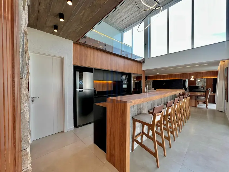 Casa com 3 quartos à venda, 273m2 em São José, Santa Maria - RS - imagem 6 Foto 6 de Casa com 3 quartos à venda, 273m2 em São José, Santa Maria - RS