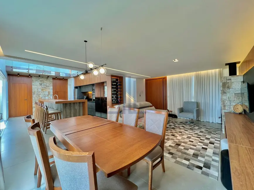 Casa com 3 quartos à venda, 273m2 em São José, Santa Maria - RS - imagem 3 Foto 3 de Casa com 3 quartos à venda, 273m2 em São José, Santa Maria - RS