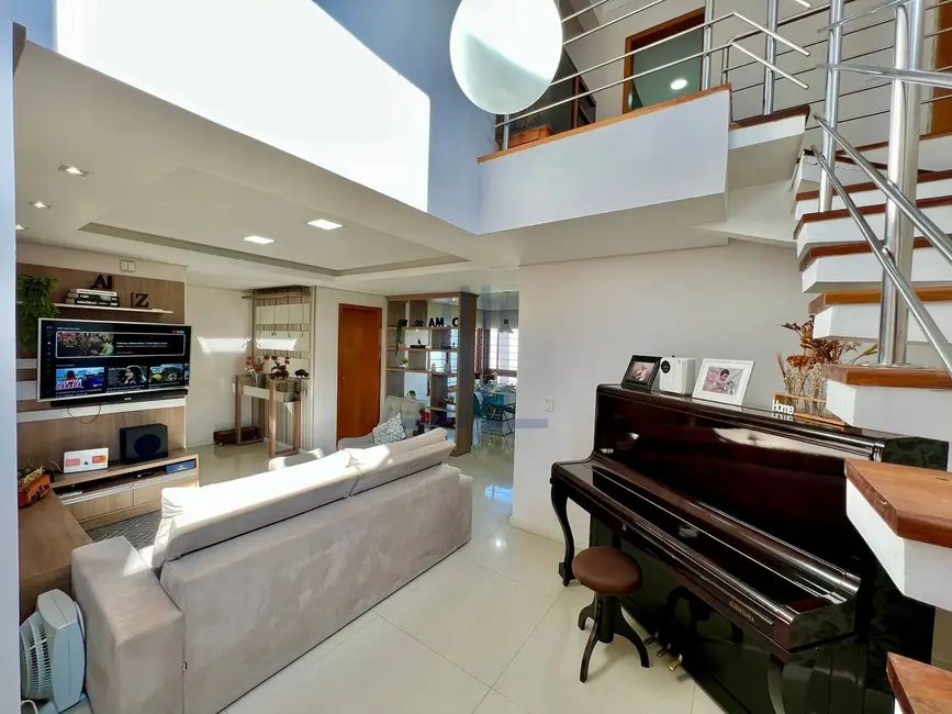 Foto 1 de Casa com 3 quartos à venda, 156m2 em Tomazetti, Santa Maria - RS