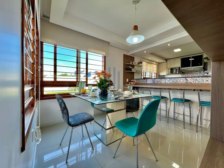 Casa com 3 quartos à venda, 156m2 em Tomazetti, Santa Maria - RS - imagem 6 Foto 6 de Casa com 3 quartos à venda, 156m2 em Tomazetti, Santa Maria - RS